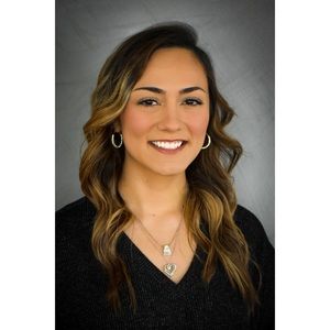 Meet your Posher, Ayshia